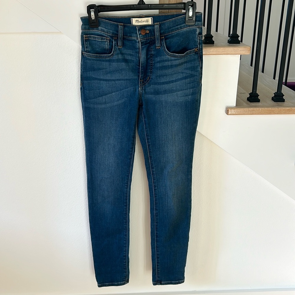 Madewell Womenβs 9β Mid Rise Skinny. Size 24